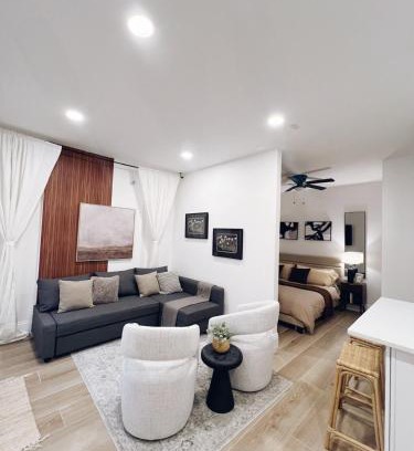 Buena Ventura Lakes Apartment | Modern Guesthouse near MCO