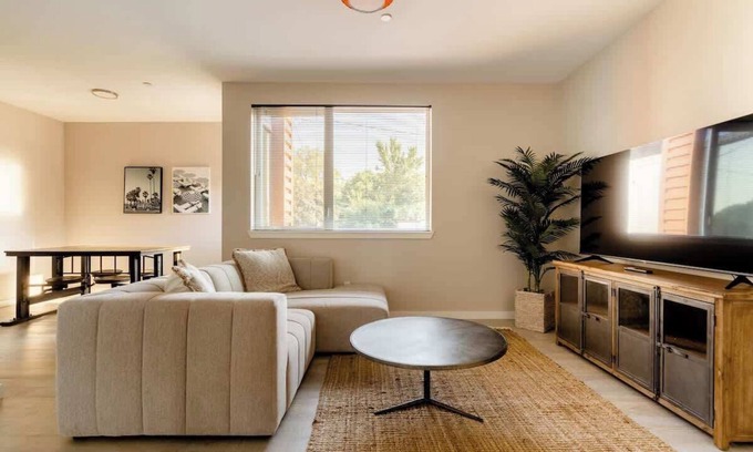 Hosford-Abernethy Apartment | Modern Home in Foodie District 2BR Sleeps 4