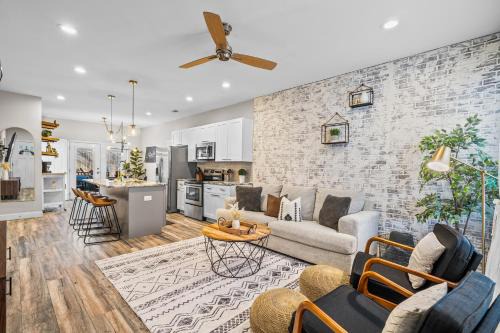 Pittsburgh House | Modern Home with Backyard Oasis in Heart of ATL