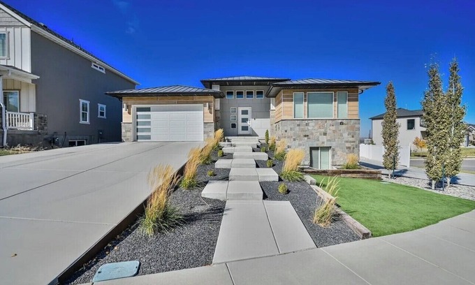 Bluffdale House | Modern Home with Beautiful Views!