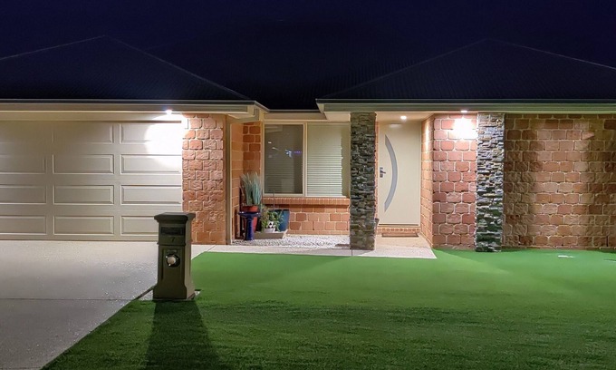 Orange House | Modern & homely stay in lovely North Orange
