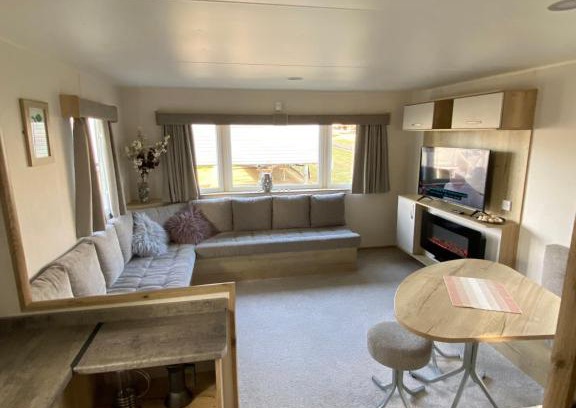 St Leonards-On-Sea Apartment | Modern & Homley 3BR Caravan