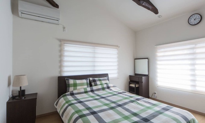 Higashiyama Apartment | Modern House Close To Kamo River No.1 with Floor Heat