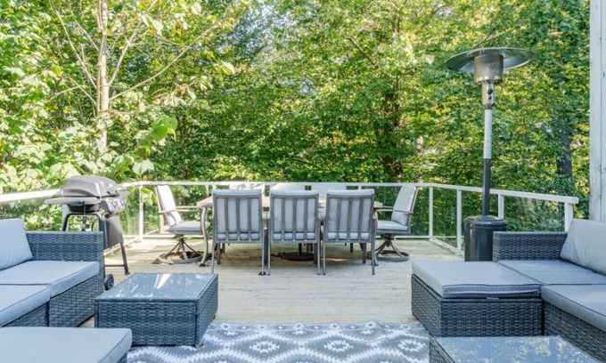 Roscoe House | Modern House Deep in the Woods of Roscoe