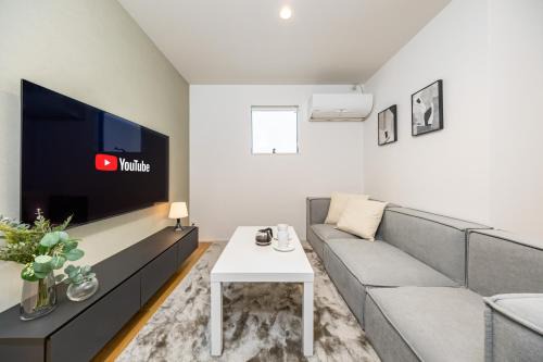 Katsushika Apartment | Modern Japan 東京浅草 east