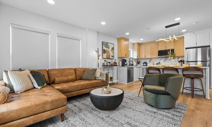 Oak Cliff Apartment | Modern Japandi 2BR w/Parking & EV Charger