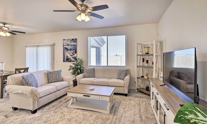 Kingman House | Modern Kingman Vacation Rental, 5 Mi to Dtwn!