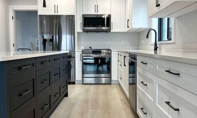 Pinehouse Condo | Modern Lakefront Retreat with a Sauna & Scenic Views