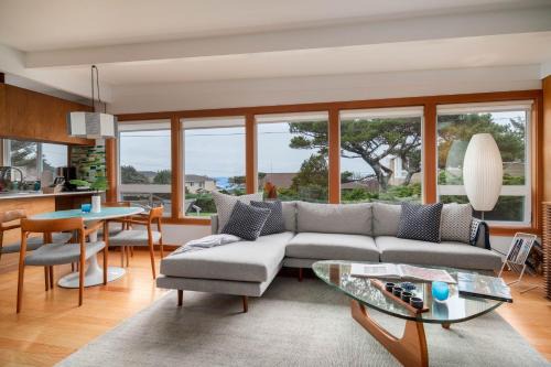 Arch Cape House | Modern Love by AvantStay Serene Home in Arch Cape w Large Yard in Great Location