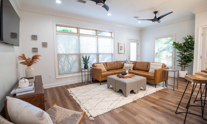 Auburn House | Modern Lux on Debardeleben | 3 Bed, 3 Bath