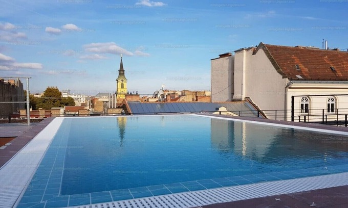 Terezvaros Condo | MODERN LUXE CONDO IN HEART OF DOWNTOWN BUDAPEST *ROOFTOP SWIMMING POOL*