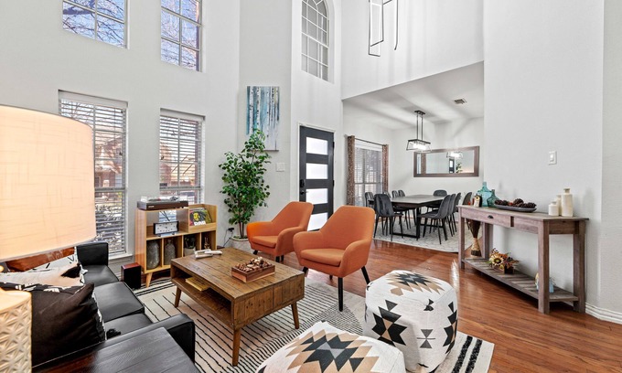 The Colony House | Modern luxury 4BR pet friendly home w/Pool & Fire Pit! Minutes from Grandscape