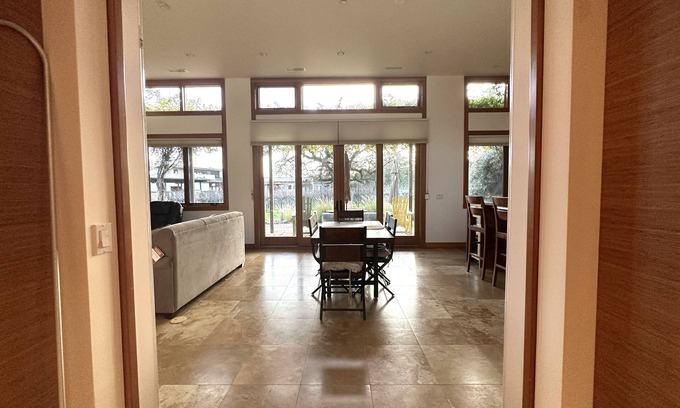 Sonoma House | Modern Luxury Home 7-min from Square. Gated. Private Vineyard. 30+ day rental.