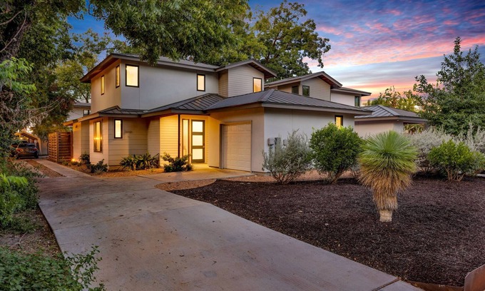 Govalle House | Modern Luxury House: East Austin