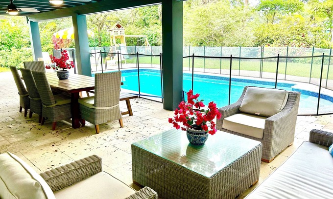 Palmetto Bay House | Modern Luxury Oasis 4BR Sleeps 8 Heated Pool Near Ocean & Keys