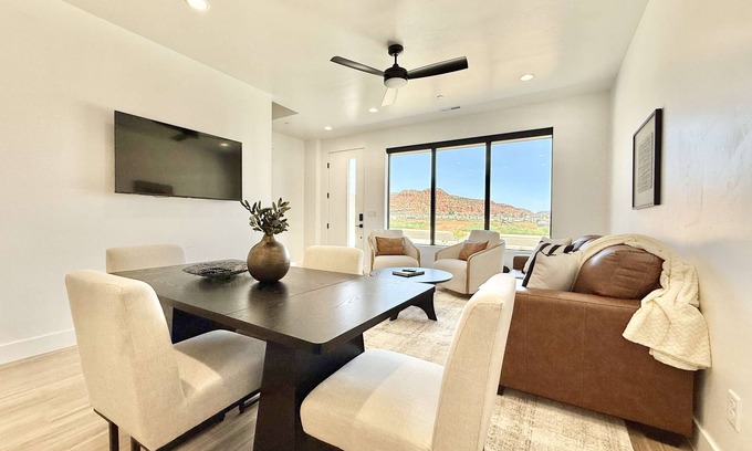 Kanab House | Modern Luxury Townhome near Zion and Bryce Canyon
