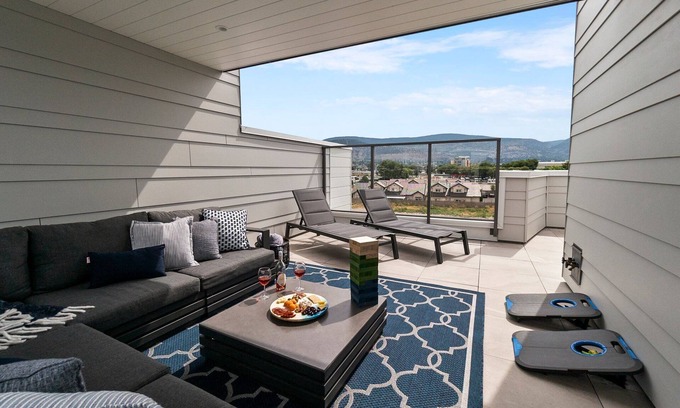 Okanagan-Similkameen House | Modern Luxury Townhouse Large rooftop & Elevator with 4 bedrooms