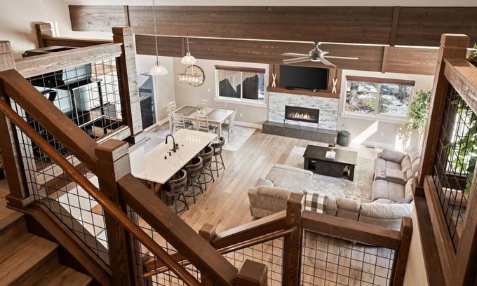 Tahoe Paradise House | Modern luxury Tahoe family home with hot tub + 2 king suites!