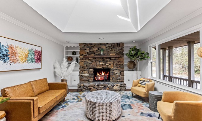 Hendersonville House | Modern Luxury Woodland Hendo Haven w/hot tub