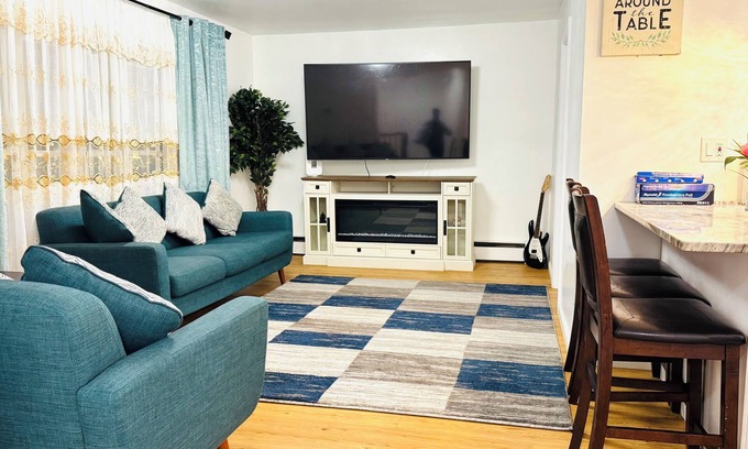 Union City House | Modern LXY 3 BR entire Apt near Manhattan, NYC + Free Parking. Bus access to NYC