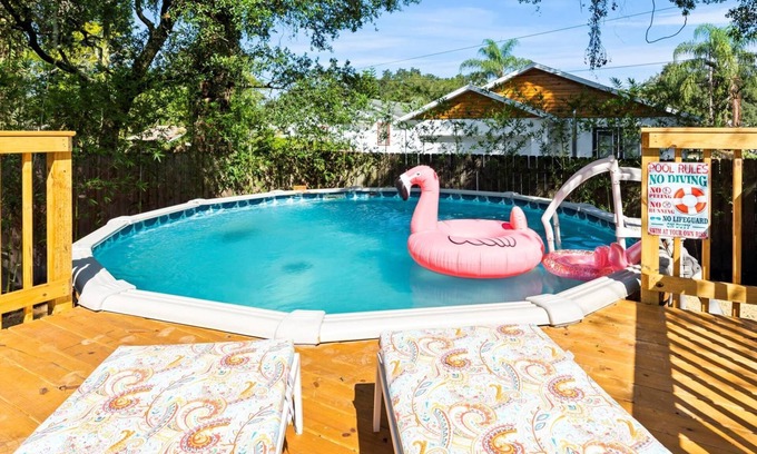 Tampa House | Modern Meets Tropical - Beautiful, Updated Pet Friendly 3BD Pool Home with Outdoor Living Space