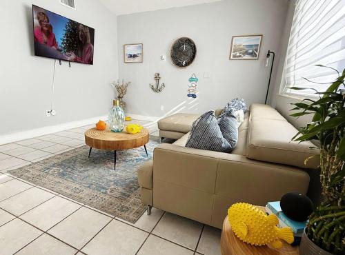 Gladeview Apartment | Modern Miami Oasis 3BR Near Wynwood & Beaches