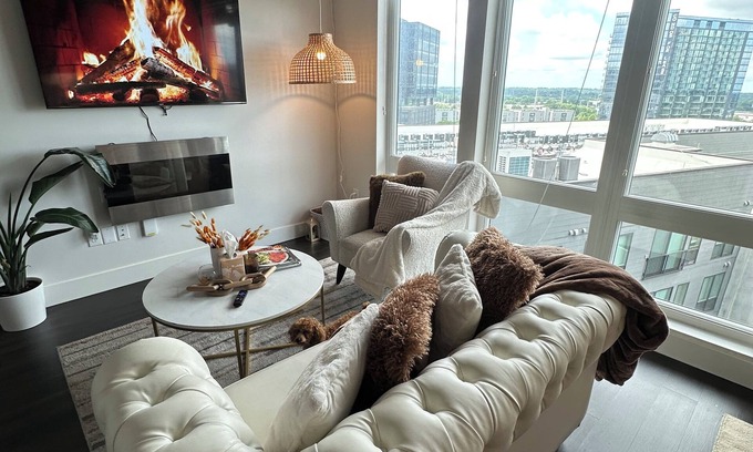 Westside Condo | Modern Midtown Getaway Near Stadium & Dining