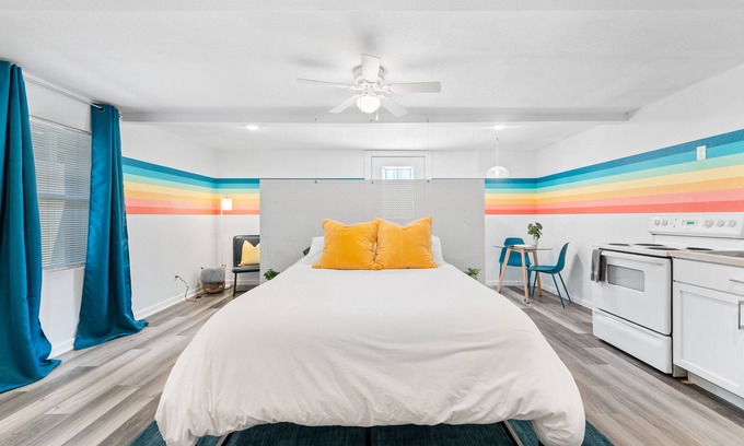 Lubbock House | Modern ✮ MOD-POD ✮ - 1bd/1 bath