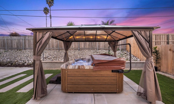 Lompoc House | Modern Mountain View home