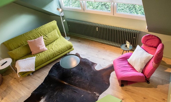 Weiherfeld Apartment | Modern, newly renovated top floor apartment in Karlsruhe