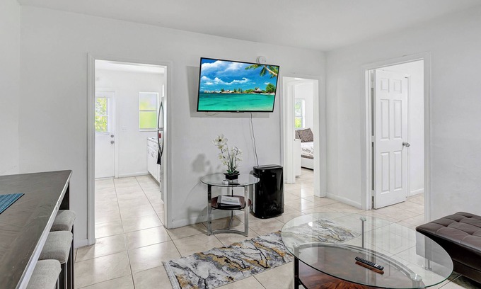 Delray Beach Cottage | MODERN PET FRIENDLY COTTAGE, WALK TO ATLANTIC