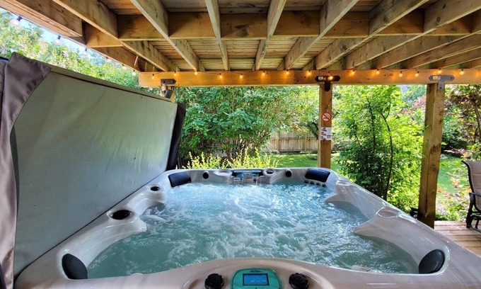 Airdrie House | Modern renovated walkout bsmt with new Hot tub