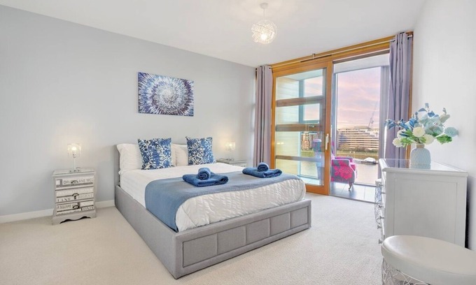 St. Mary's Park Apartment | Modern Riverside 1-Bedroom Apartment | Parking | Sleeps 5