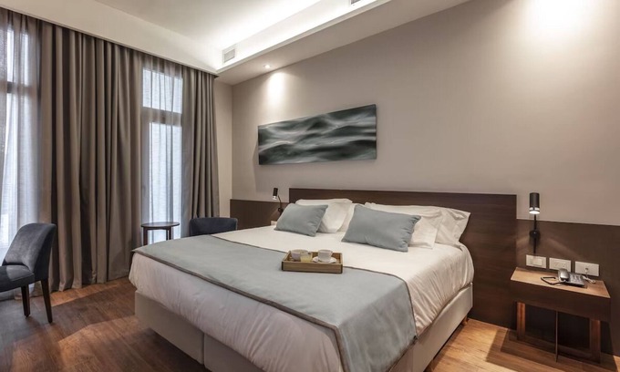 San Nicolas Hotel | Modern Room Steps from The Obelisk of Buenos Aires & Colon Theater – 5 Min Walk