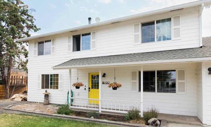 Boyd Acres House | Modern Rustic 4BR Farmhouse