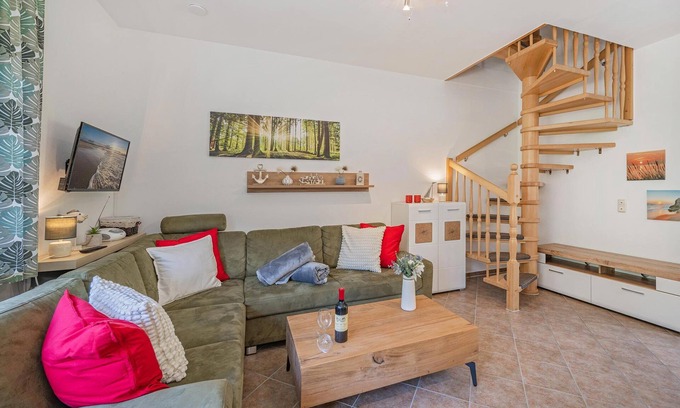 Garz Apartment | Modern semi-detached house with terrace and garden furniture