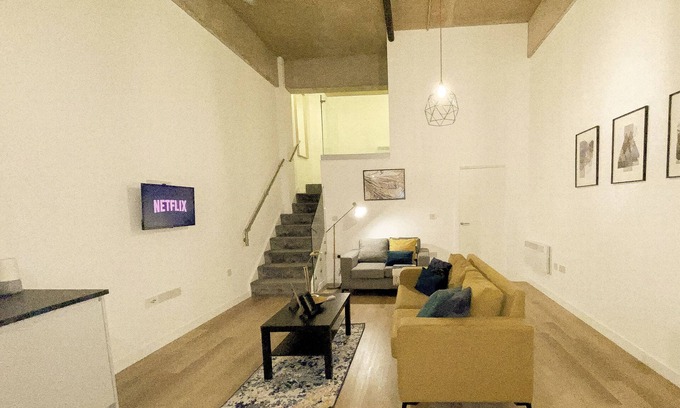 West Bromwich Apartment | Modern Serviced Duplex Apartments by Repose