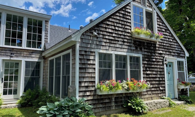 Cape Porpoise House | Modern Shingled Cottage in Kennebunkport
