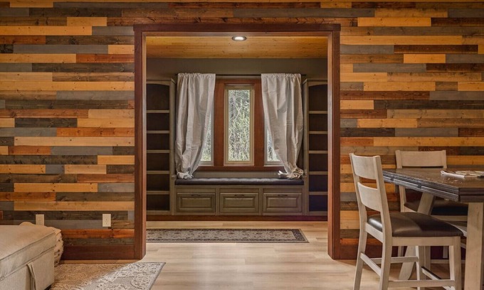 Alyeska House | Modern Ski Chalet Sleep 6