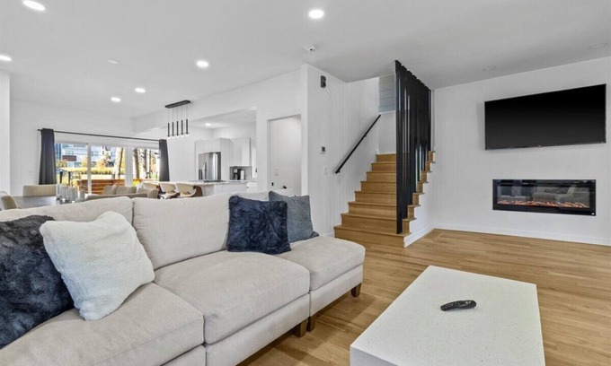 Kansas City House | Modern Sleek Home! Near ALL Entertainment Districts!