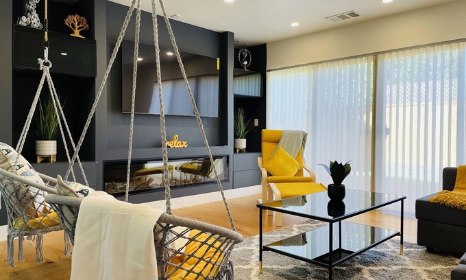 West San Jose House | Modern smart home *RARE* :AppleHQ, SantanaRow !