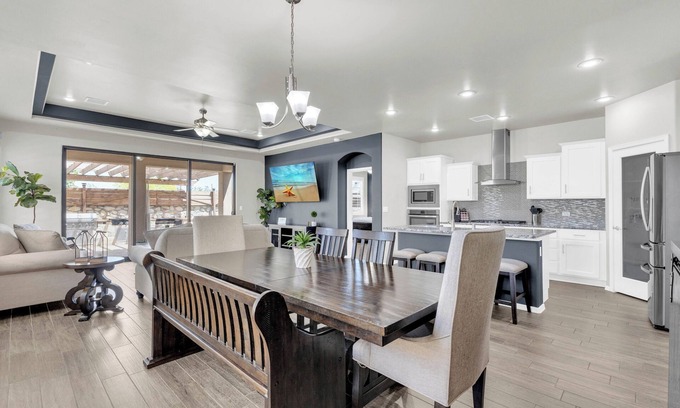 Biggs Field House | Modern Spacious Family Retreat- Comfort & Style Await