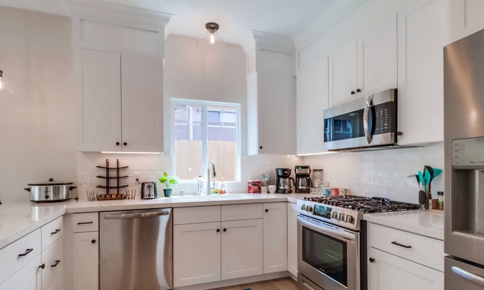Imperial Beach House | Modern & Spacious 3-Bedroom Home w Garage, 5 min to Beach, Downtown