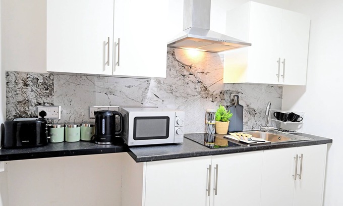Luton Apartment | Modern Studio Apartment - Near Luton Station