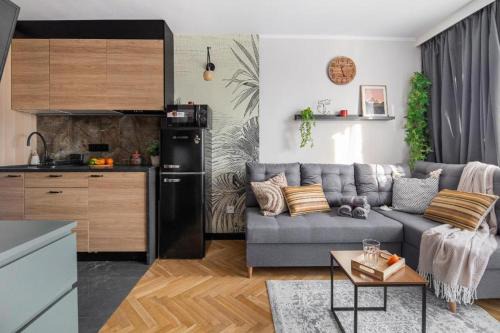 Mokotow Apartment | Modern Studio Bruna by VAYA STAYS