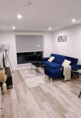 West Bromwich Apartment | Modern Stylish Apartment in Birmingham