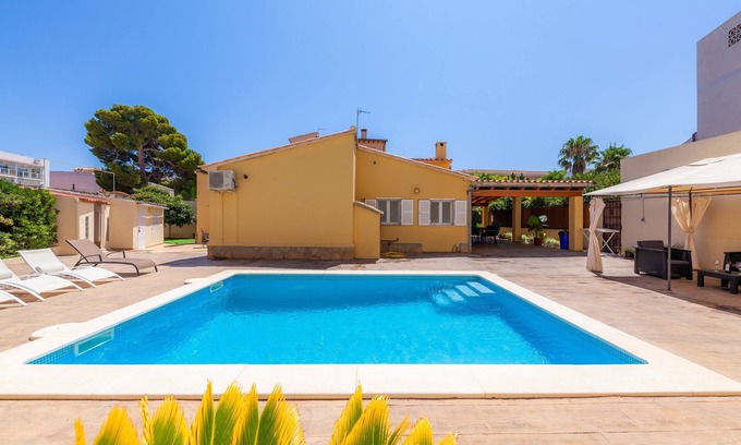 Cala Ratjada Villa | Modern Town Villa "Bona Mar" with Pool