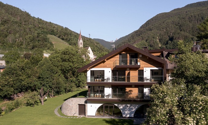 Bressanone House | Modern-traditional apartment