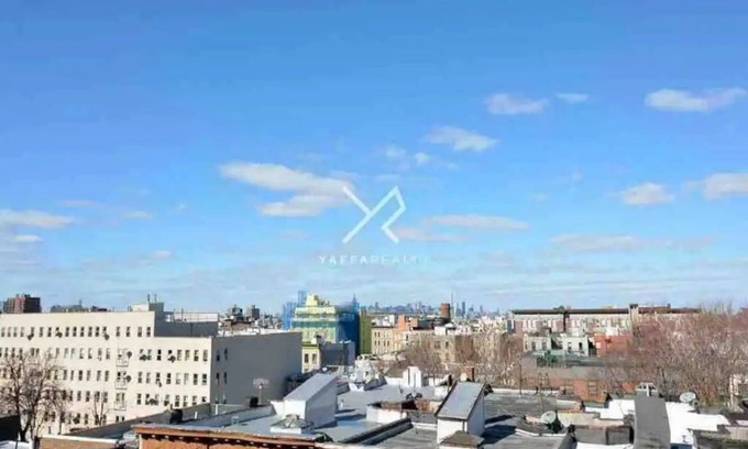Crown Heights Apartment | Modern Two Bedroom Apt. (Elevator, Laundry & gym)
