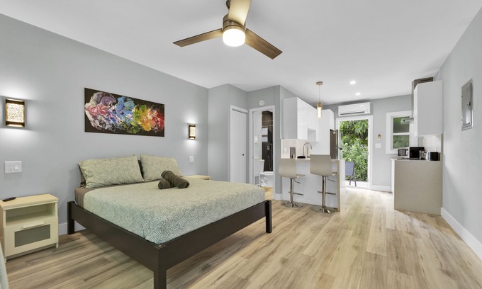 Midtown Apartment | Modern Unit in Wynwood w/FREE PARKING,WIFI,Kitchen - 18mins from South Beach4!